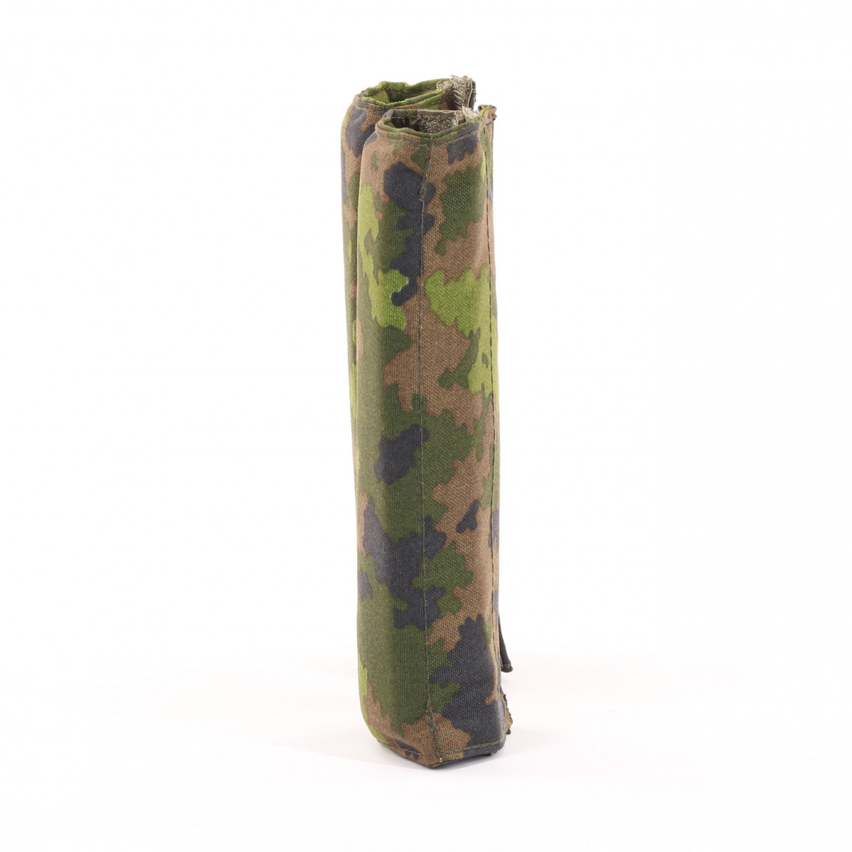 Plate carrier universal shoulder pad in Finnish M05 Camo