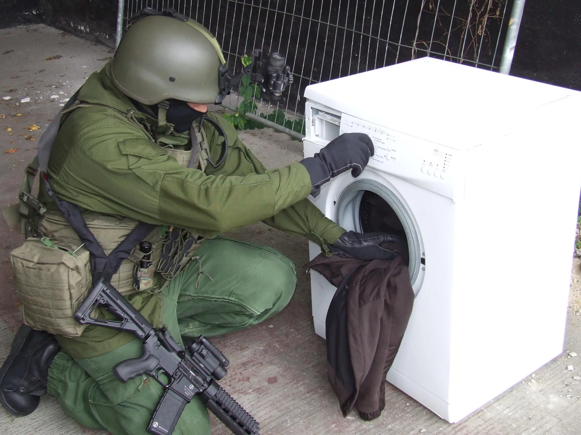 Soldier washes with washing machine